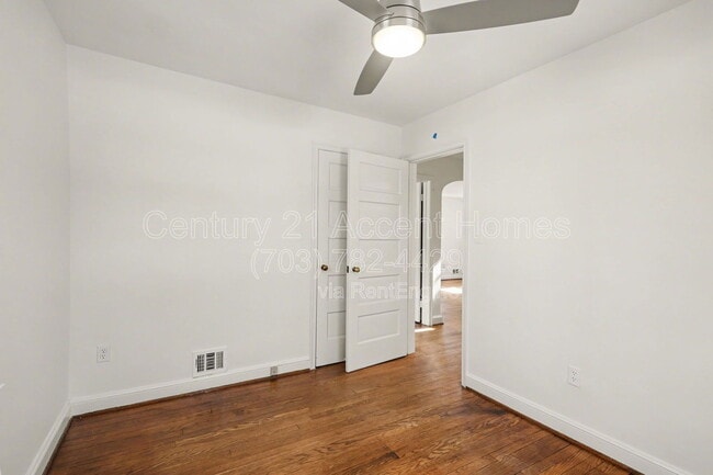 Building Photo - 1404 S Quincy St