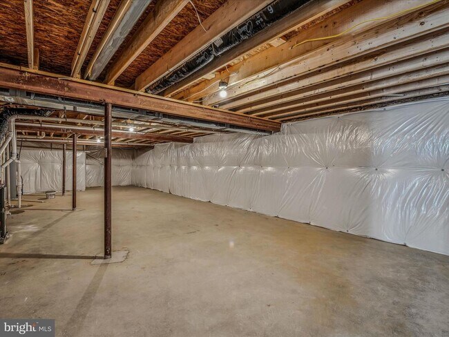 Building Photo - 290 Scoter Rd