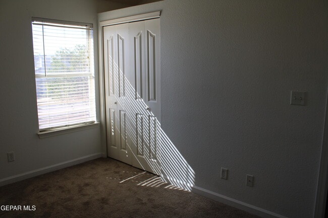 Building Photo - 12516 Twin Leaf Dr