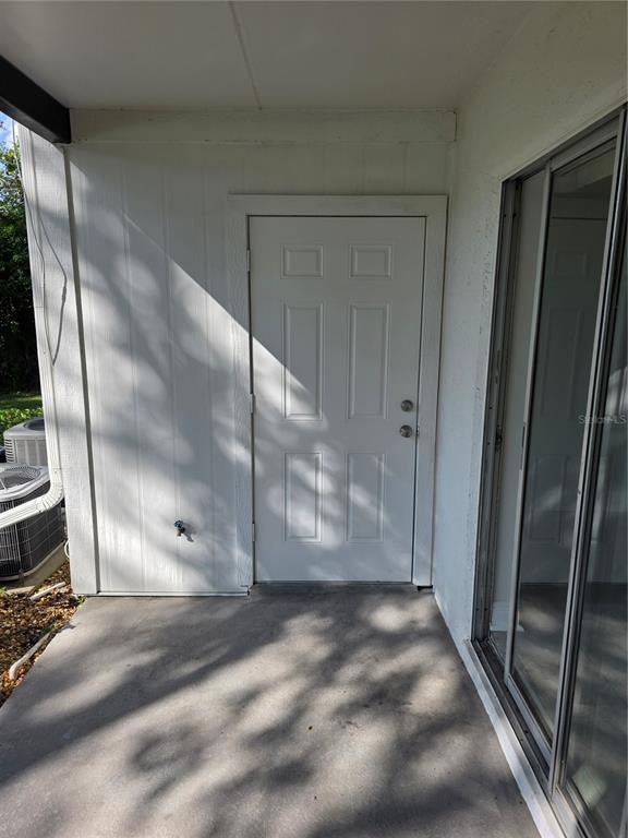 Building Photo - 3821 N Oak Dr