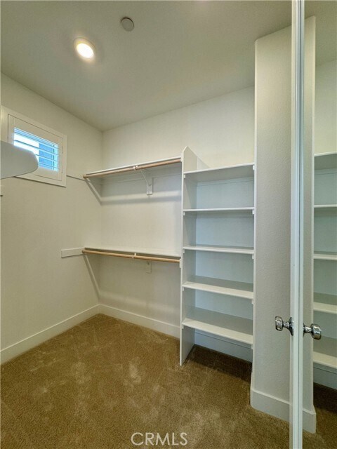 Building Photo - 450 Lobata