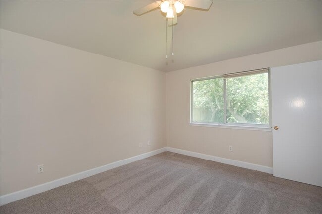 Building Photo - 609 Sunny Brook Dr