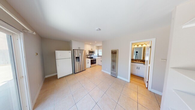 Building Photo - 6145 Mary Ln Dr