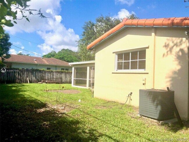 Building Photo - 5760 SW 51st St