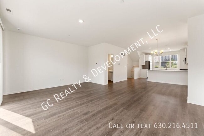 Building Photo - 2239 Parkside Dr