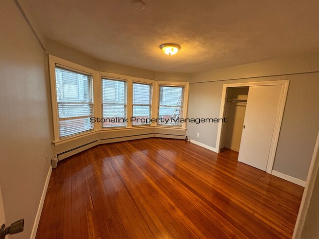 Building Photo - 687 Charles St