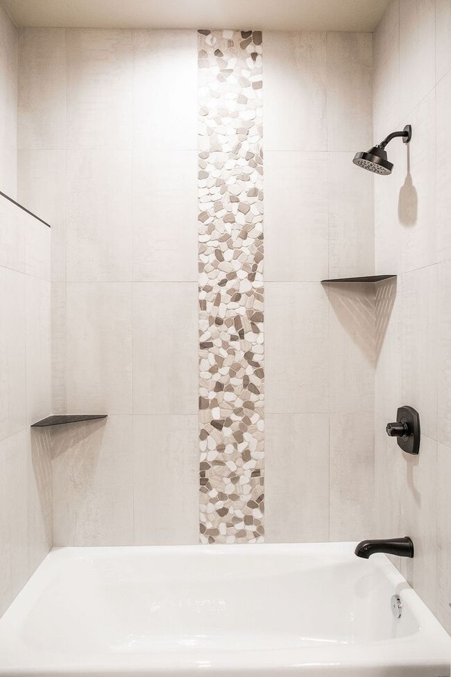 Building Photo - Beautiful 5 Bedroom Flagstaff Home