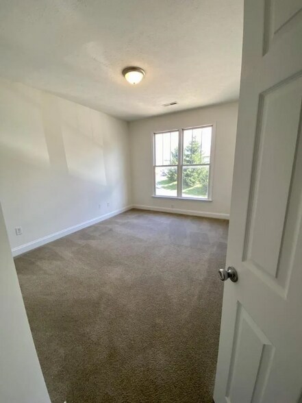 Building Photo - 50 Enchanted View Cir