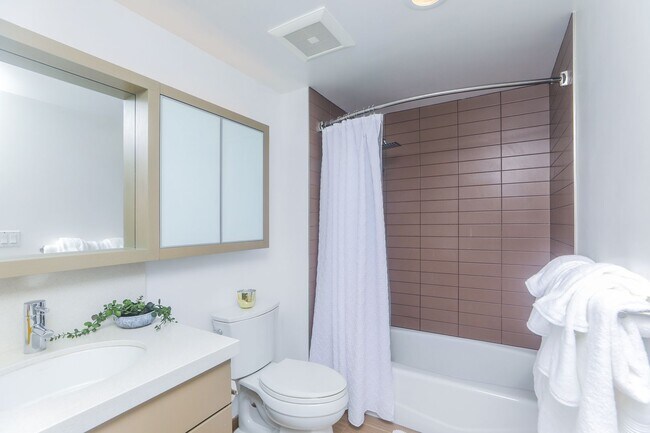 Building Photo - The Collection -  Ocean Views!  1BR/1BA/1PKG