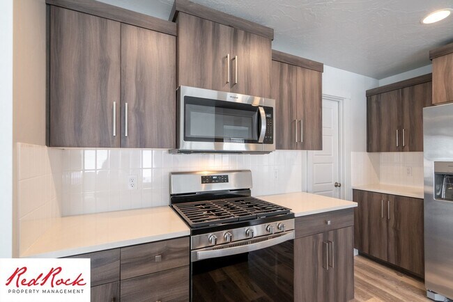 Building Photo - Innovative Design! 4 Bedroom Home in the Beautiful Desert Playa Community