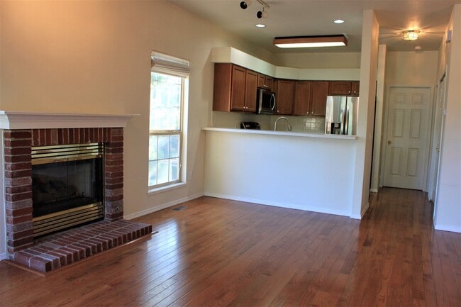 Building Photo - 6990 Los Reyes Cir