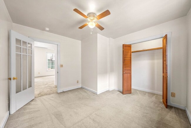 Building Photo - Cozy 2 Bedroom Downtown Home Available!