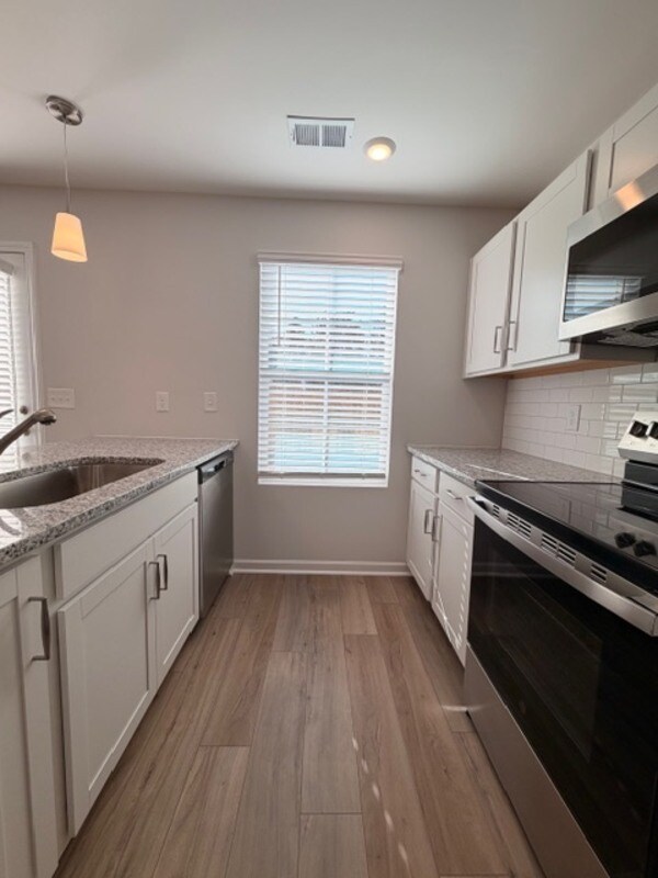 Building Photo - 2026 Skyline Rd