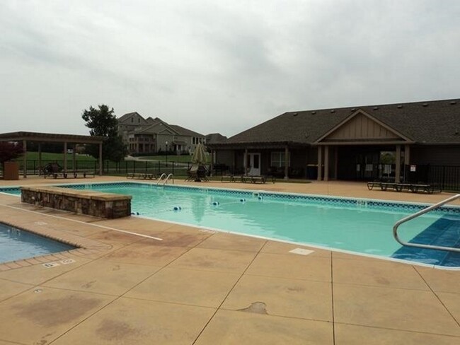 Building Photo - 550 Traditions Blvd