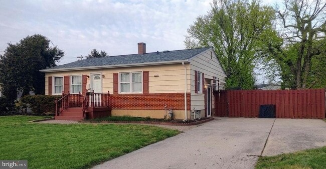 Building Photo - 605 Shirley Manor Rd