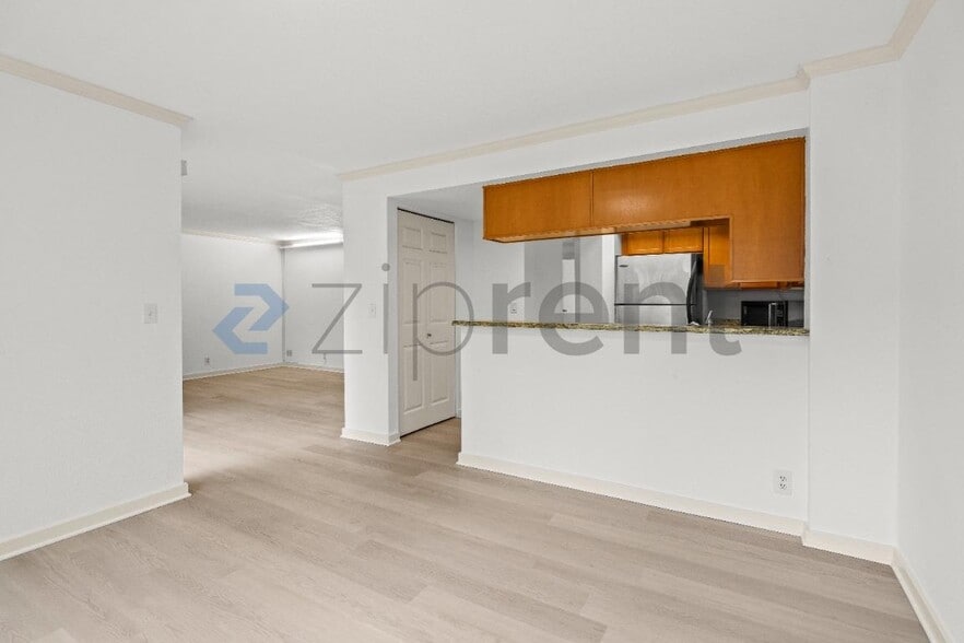 Building Photo - 12036 100th Ave NE