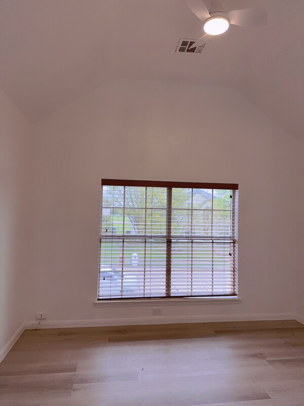 Building Photo - 9114 Woodlake Dr