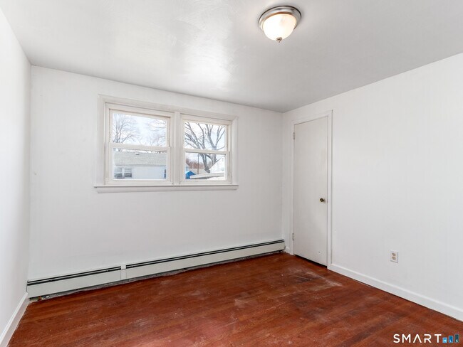 Building Photo - 97 Brussels Ave