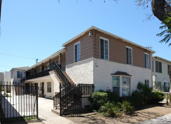 Primary Photo - 2065 Pine Ave