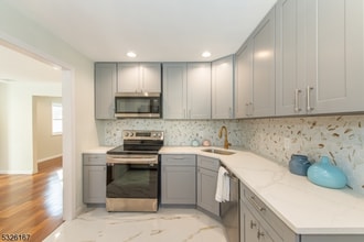 Building Photo - 8 Fairview Dr.