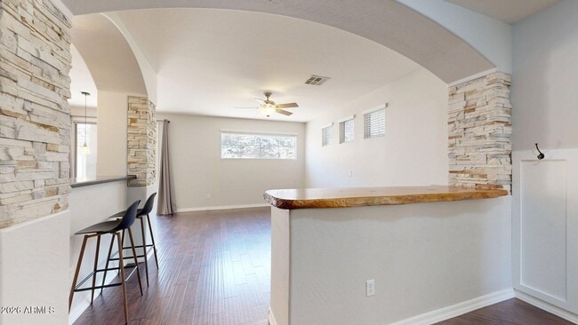 Building Photo - 451 W Mountain Sage Dr