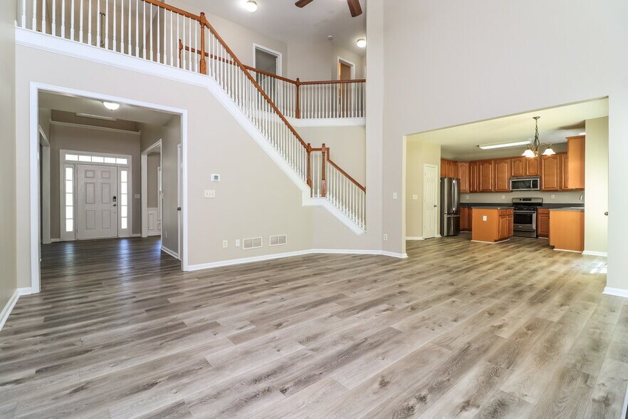 Building Photo - 337 Vinings Vintage Cir SE