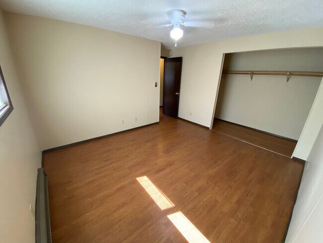 Building Photo - 111 W 12th Ave