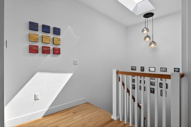 Building Photo - 303 4th St