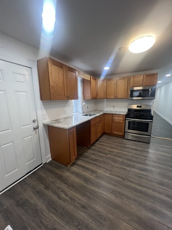 Building Photo - 426 N 62nd St