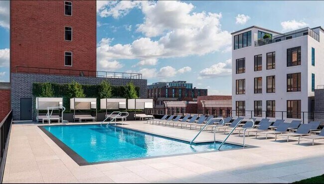 Building Photo - 1 bedroom in LONG ISLAND CITY NY 11101