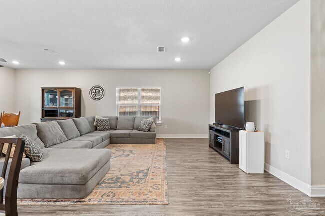 Building Photo - 7695 Burnside Lp