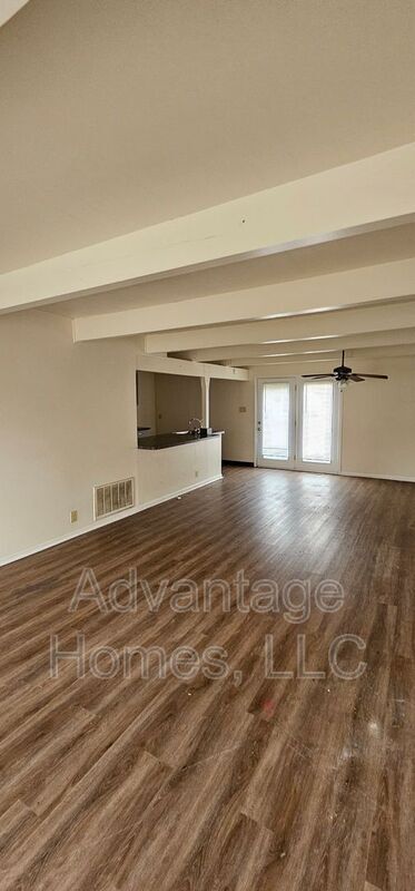 Building Photo - 824 N 70th St