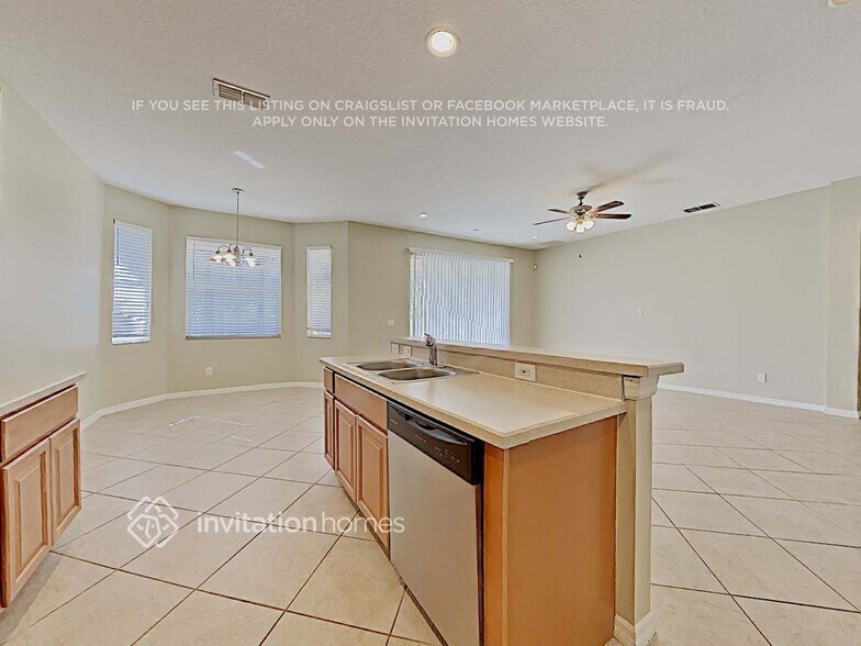 Building Photo - 9156 Lake Avon Dr