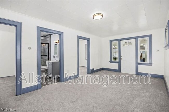 Building Photo - 961 Wyley Ave