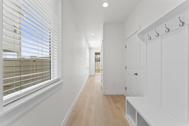 Building Photo - 1673 N Solterra Ln