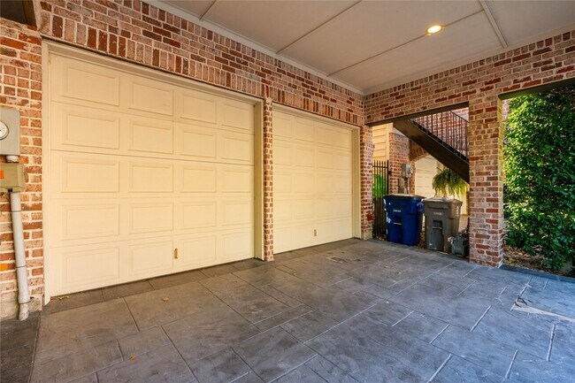 Building Photo - 18119 Frankford Lakes Cir