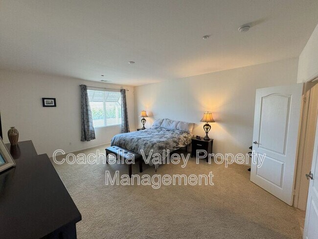 Building Photo - 1290 Esperanza Trail