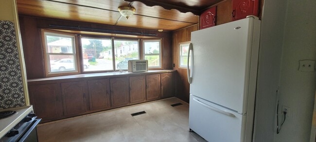 Building Photo - 2 Bedroom mobile home below Lancaster city
