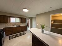 Building Photo - 734 W Long Ave