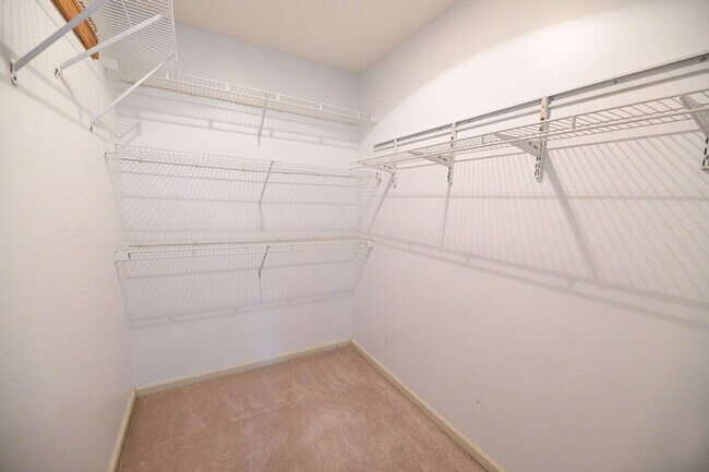 Building Photo - Wonderful and Spacious 3 bedroom home 2.5 bath in High Point with 2 car garage and large fenced-i...