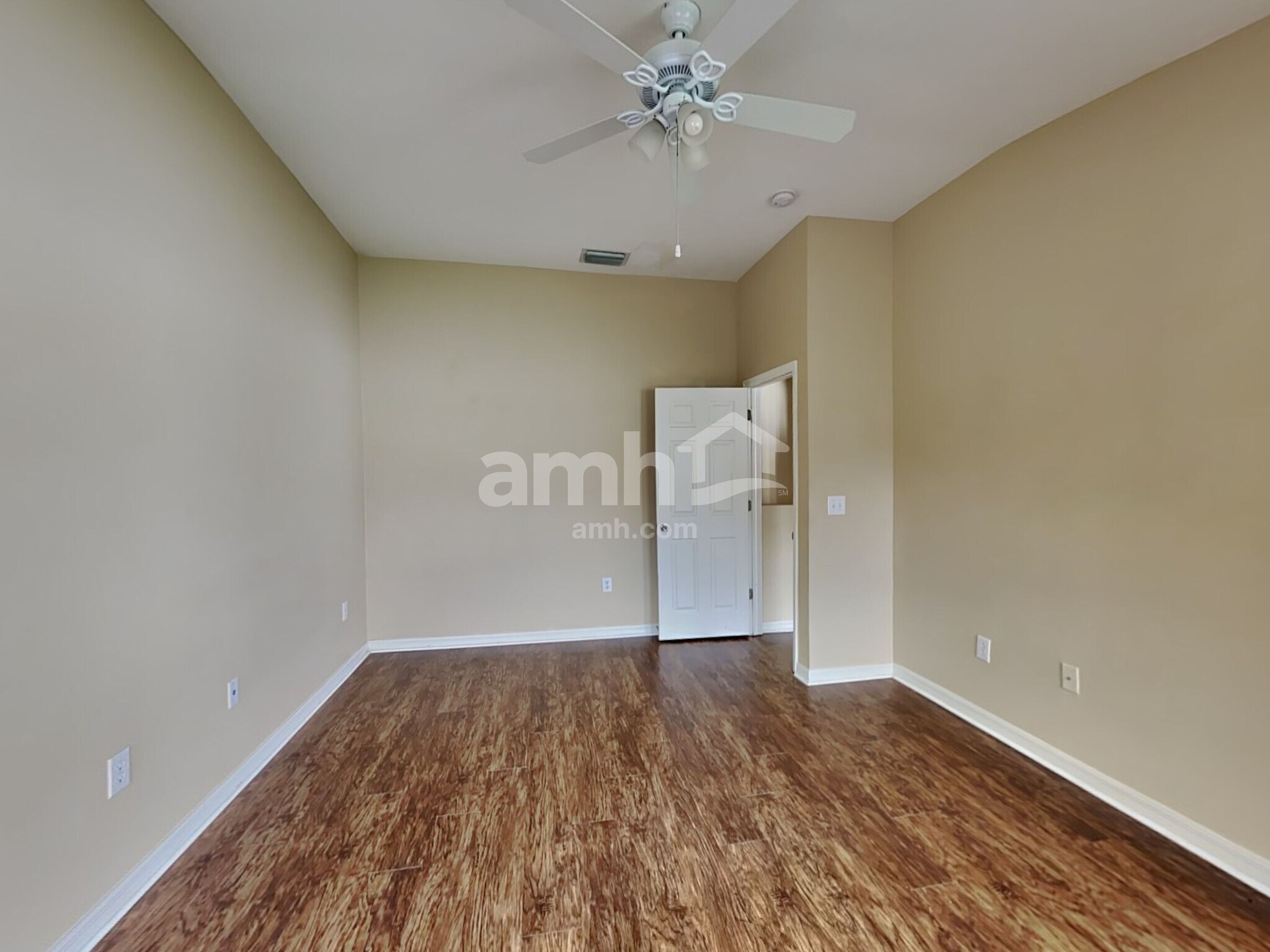 Building Photo - 27826 Breakers Dr