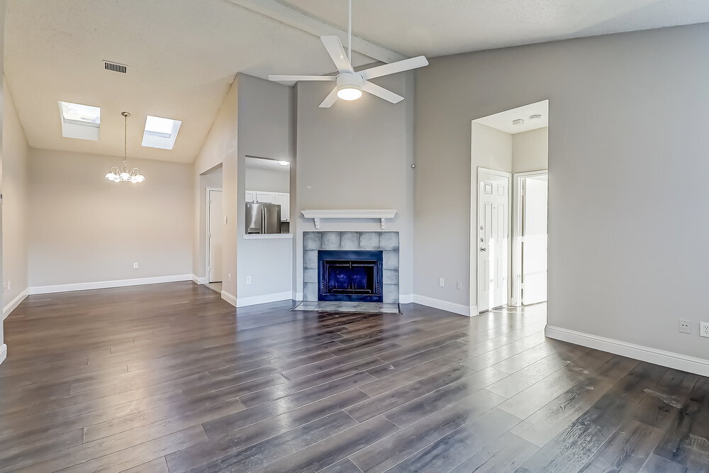 Building Photo - 1162 Hemlock Dr