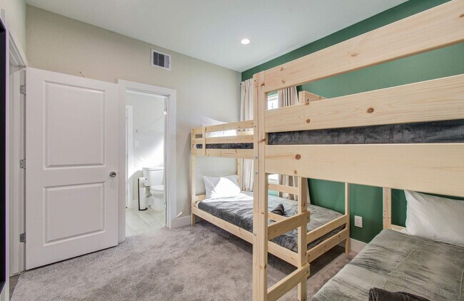 Building Photo - 8320 Curry Rd