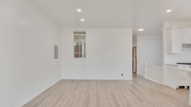 Building Photo - 2610-2612 Greenwich St