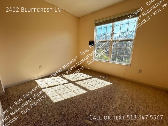 Building Photo - 2402 Bluffcrest Ln
