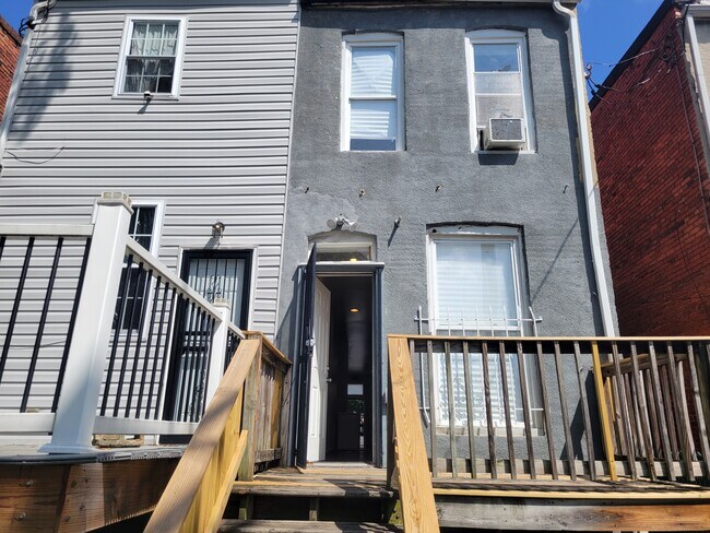 Building Photo - 2505 W Baltimore St