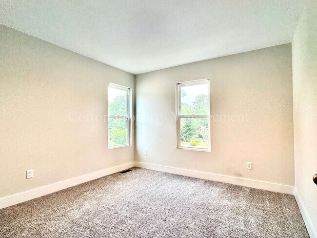 Building Photo - Modern 3BR/2.5BA Townhome | $2,100/mo. | P...