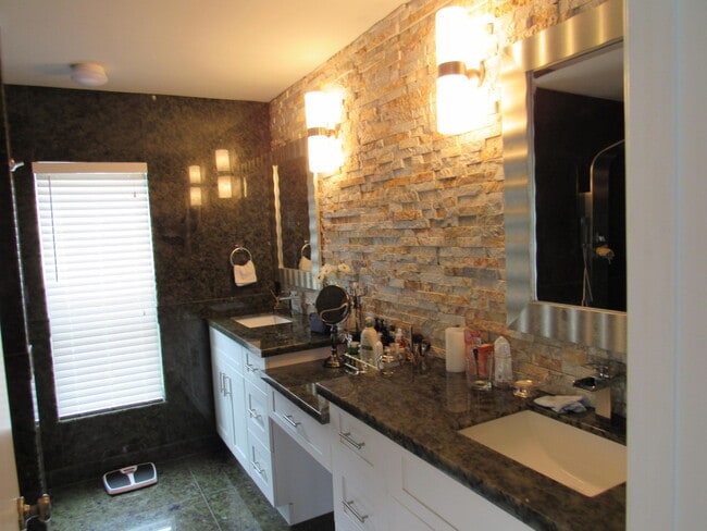 Building Photo - 22444 Middletown Dr
