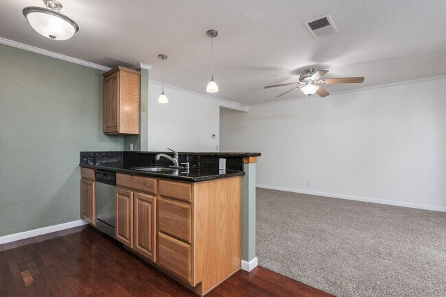 Building Photo - Upstairs, 1 bedroom, Benicia Highlands on Cambridge Drive