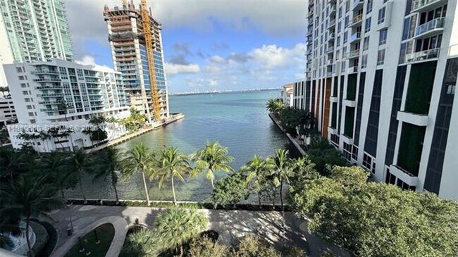 Building Photo - 460 NE 28th St